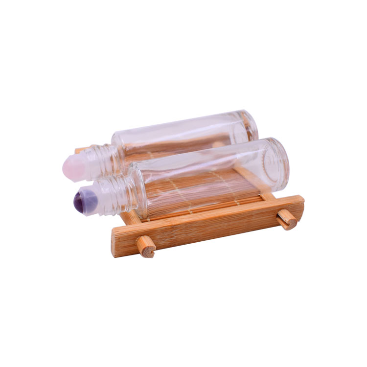 15ml-glass-roll-on-bottle-with-bamboo-cap-7