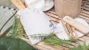 The Eco-Friendly Advantages of Choosing Bamboo Cosmetic Packaging